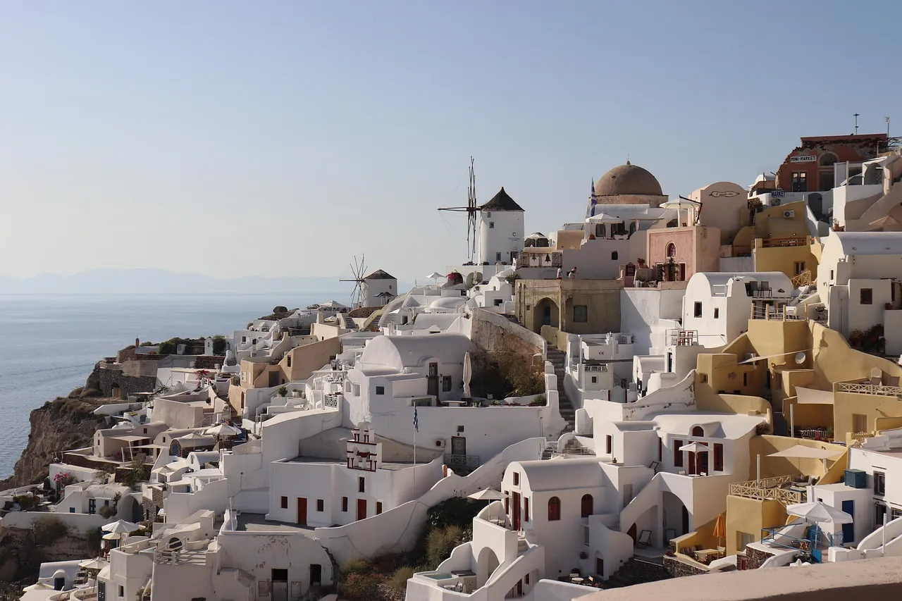 Santorini & Cyclades in September: Your Perfect 5-Day Itinerary